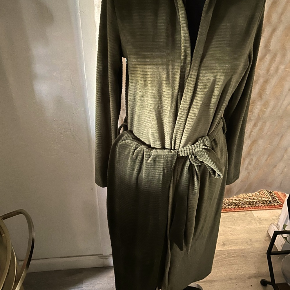 Army Green So Chic Velvet 2pc Duster size L with leggings